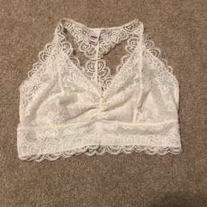 White lacy fashion bralet